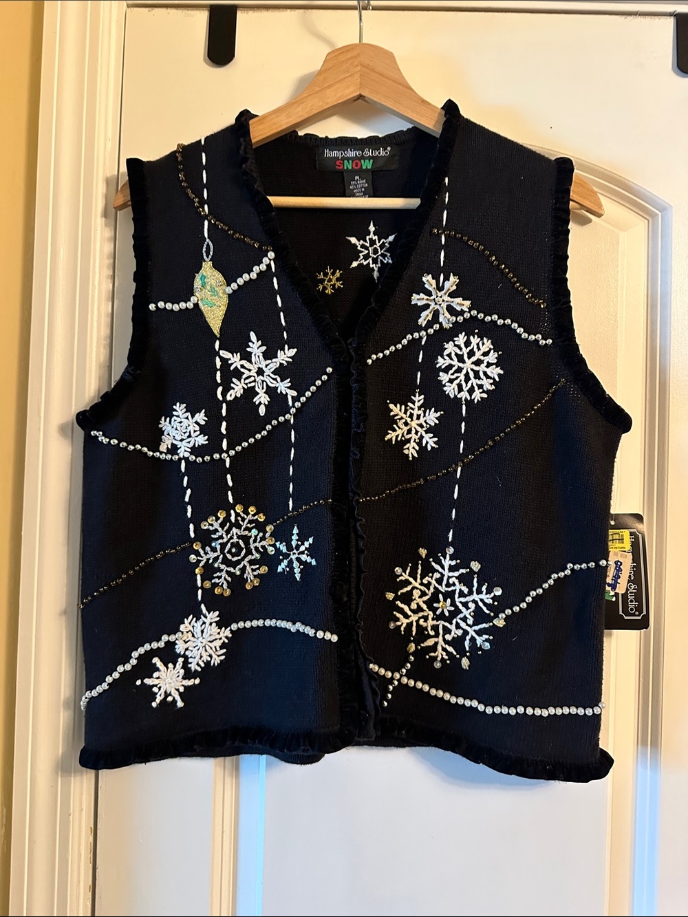 Hampshire Studio Snow Black Embellished Holiday Vest